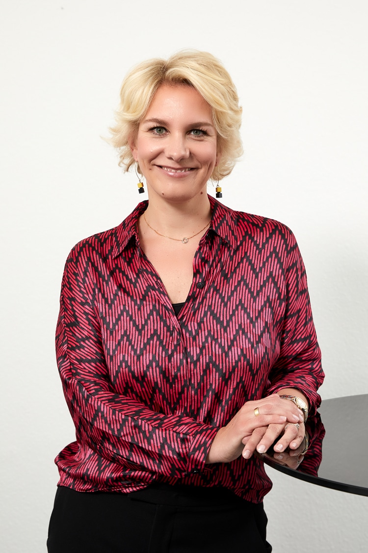 Nicole Mutschke Fachanwältin für Bank- und Kapitalmarktrecht Kanzlei Fachanwältin für Arbeitsrecht Kanzlei Mutschke Rechtsanwaltsgesellschaft mbH Rechtsanwälte Düsseldorf Bielefeld