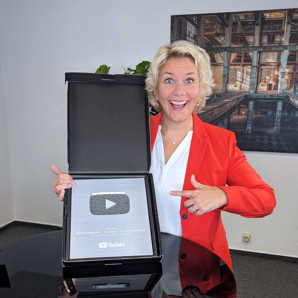 Nicole-Mutschke-YouTube-Button